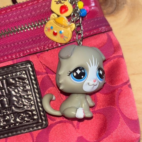 Littlest Pet Shop LPS G7 Series 4 Gray Cat Keychain - Picture 2 of 5